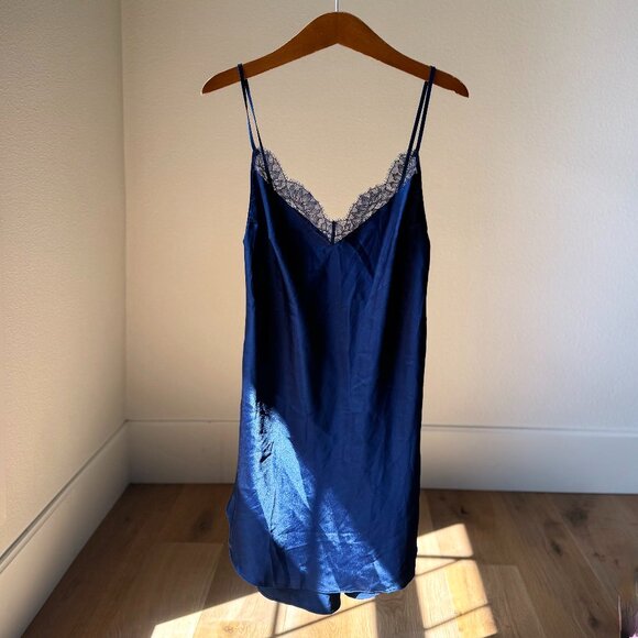 🔥Victoria’s Secret Silk Slip Dress Navy Blue S Adjustable High-Low Hem - Trendy - Picture 2 of 8